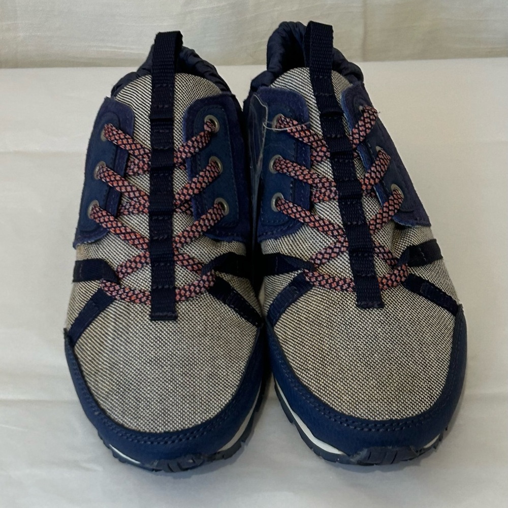 NWT Forsake Stylish Blue‎ Wonen's Acadia Hiking Shoes size 7
